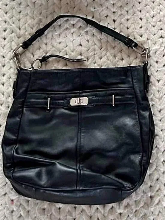Coach Chelsea Ashlyn Hobo Black Leather in Excellent Condition - Picture 2 of 8